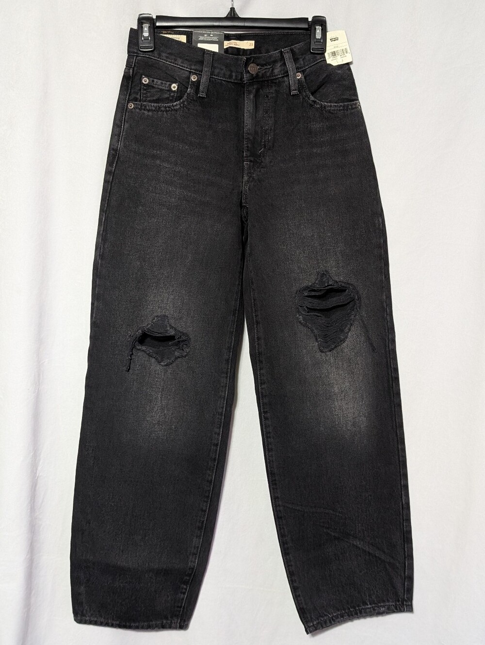 Levi's Premium Black Baggy Dad Relaxed Distressed Jeans Tagged 23W Measures 26W